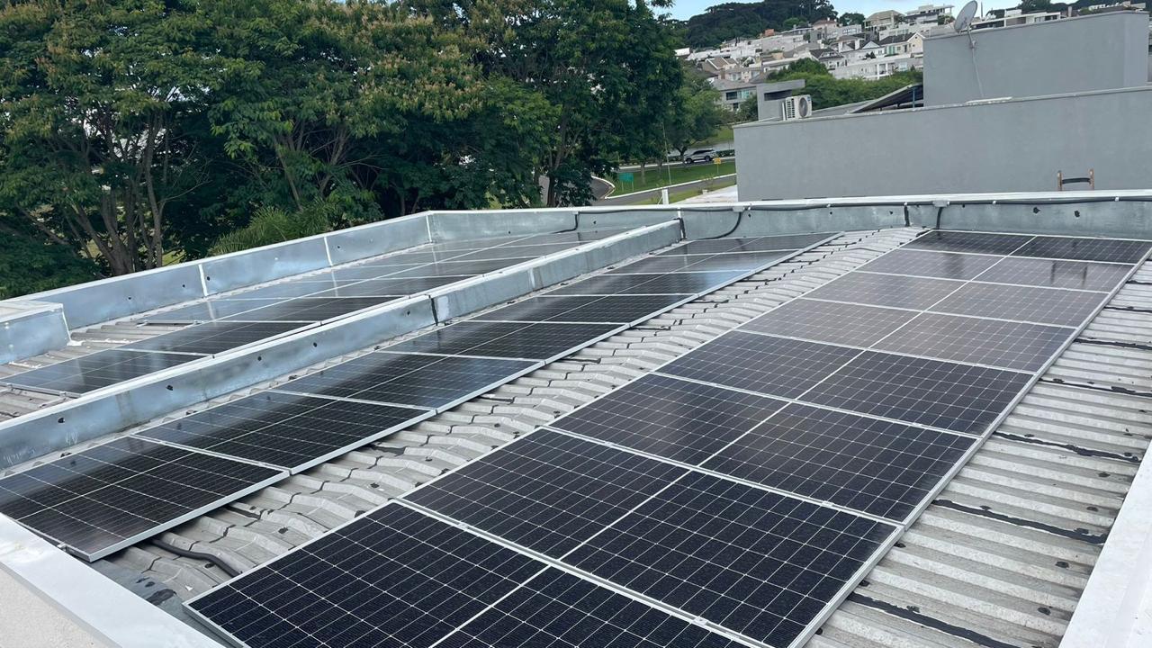 Usina com 50 módulos